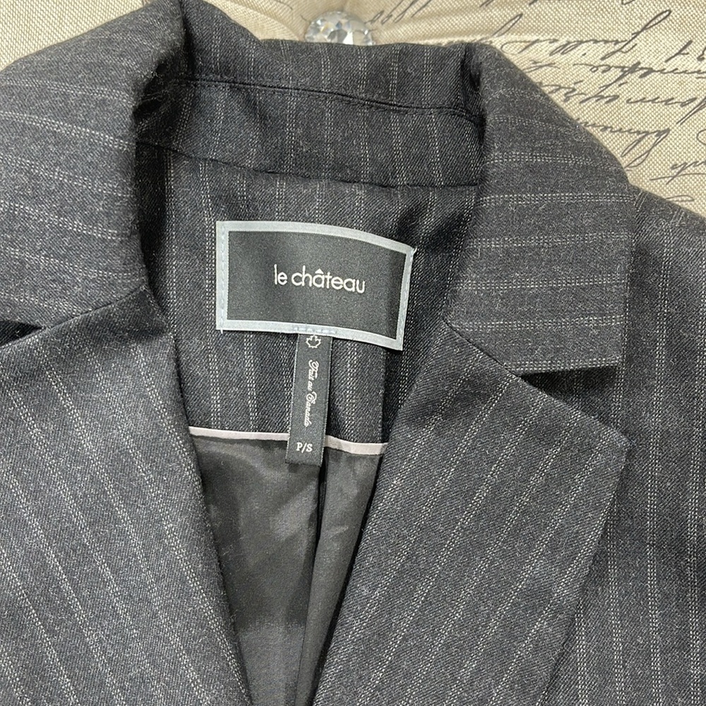 NWOT Le Chateau Button Blazer - Picture 3 of 13